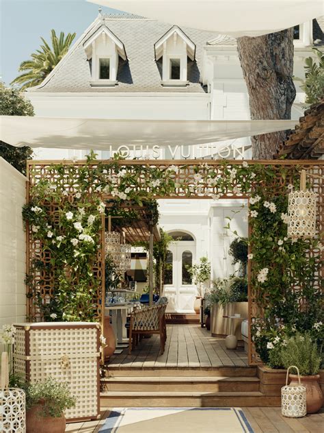 cafe louis vuitton saint tropez|st tropez restaurant.